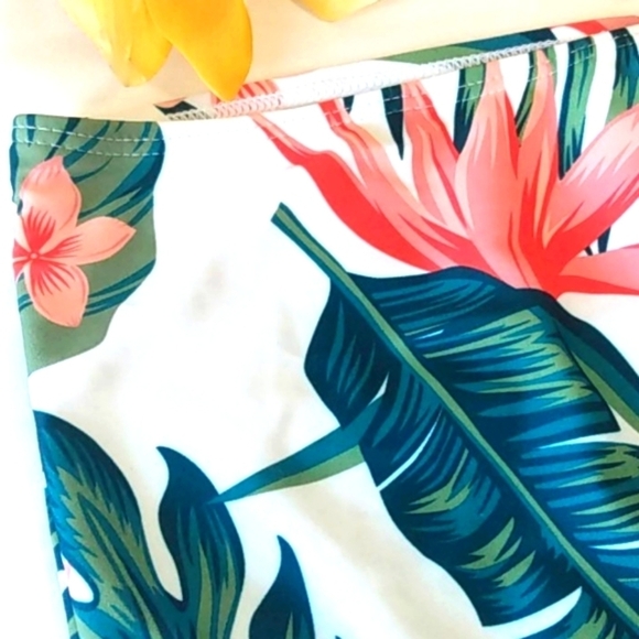 GREEN TWIST FRONT WRAP BIKINI TOP WHITE FLORAL HI-WAISTED BOTTOMS SZ MEDIUM NWOT - Picture 7 of 12